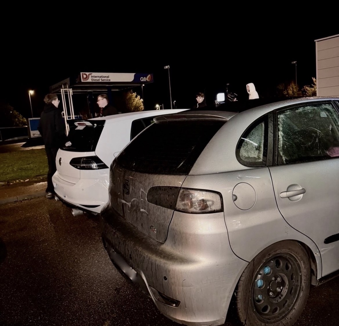 Arrière d’une Volkswagen Golf au rassemblement